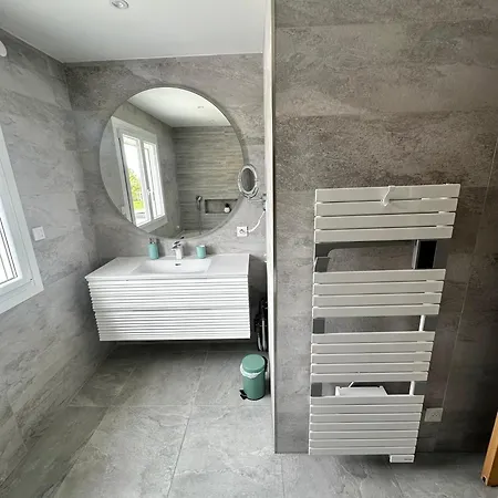 Holiday home Laurana 6 Personnes Piscine Chauffee *
